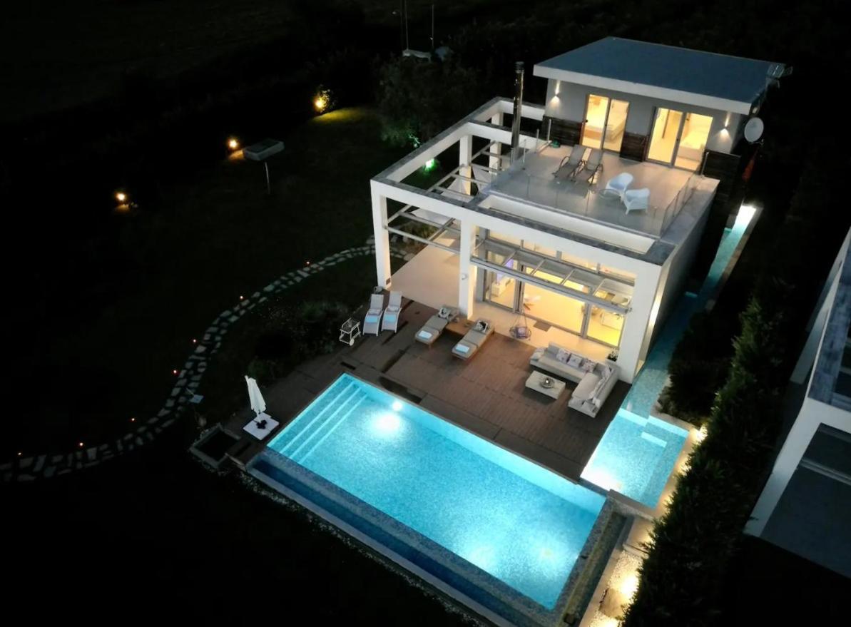 Island Villa Sani Sea View エクステリア 写真
